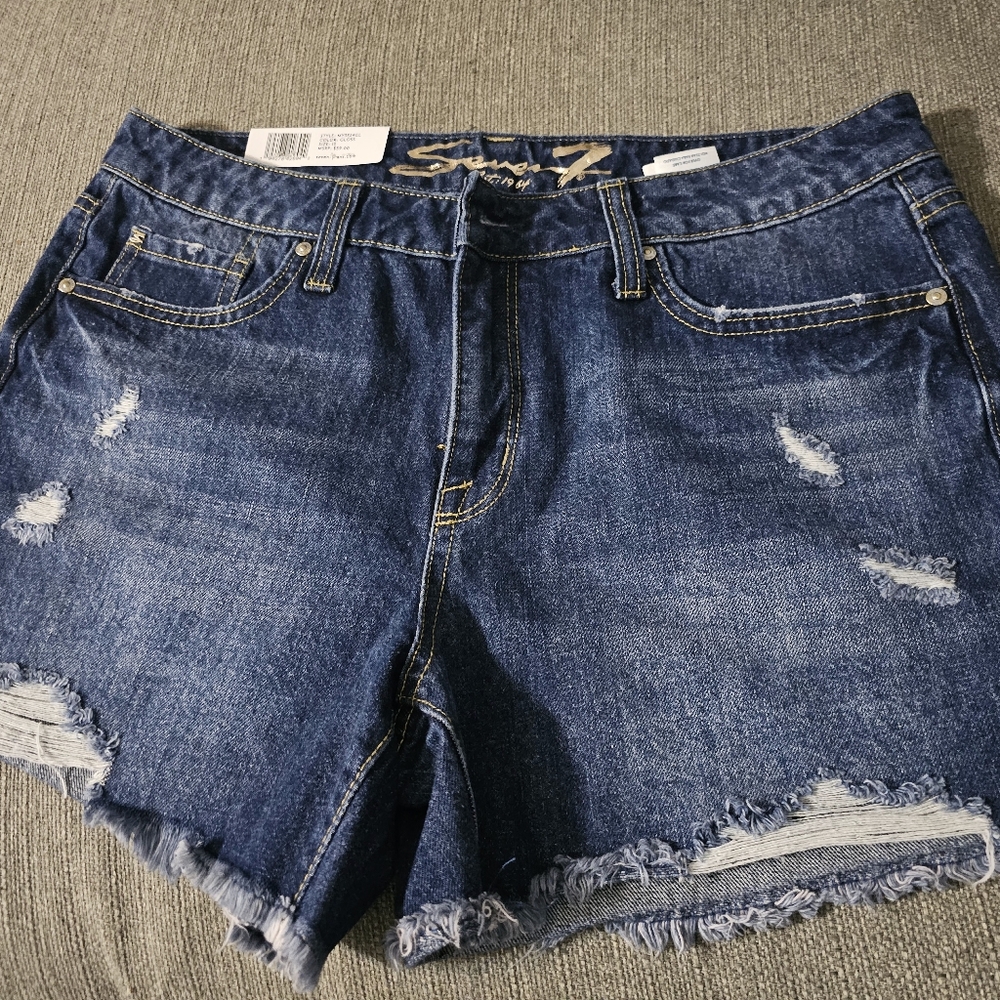NWT Seven 7 5" Inseam Weekend Short
